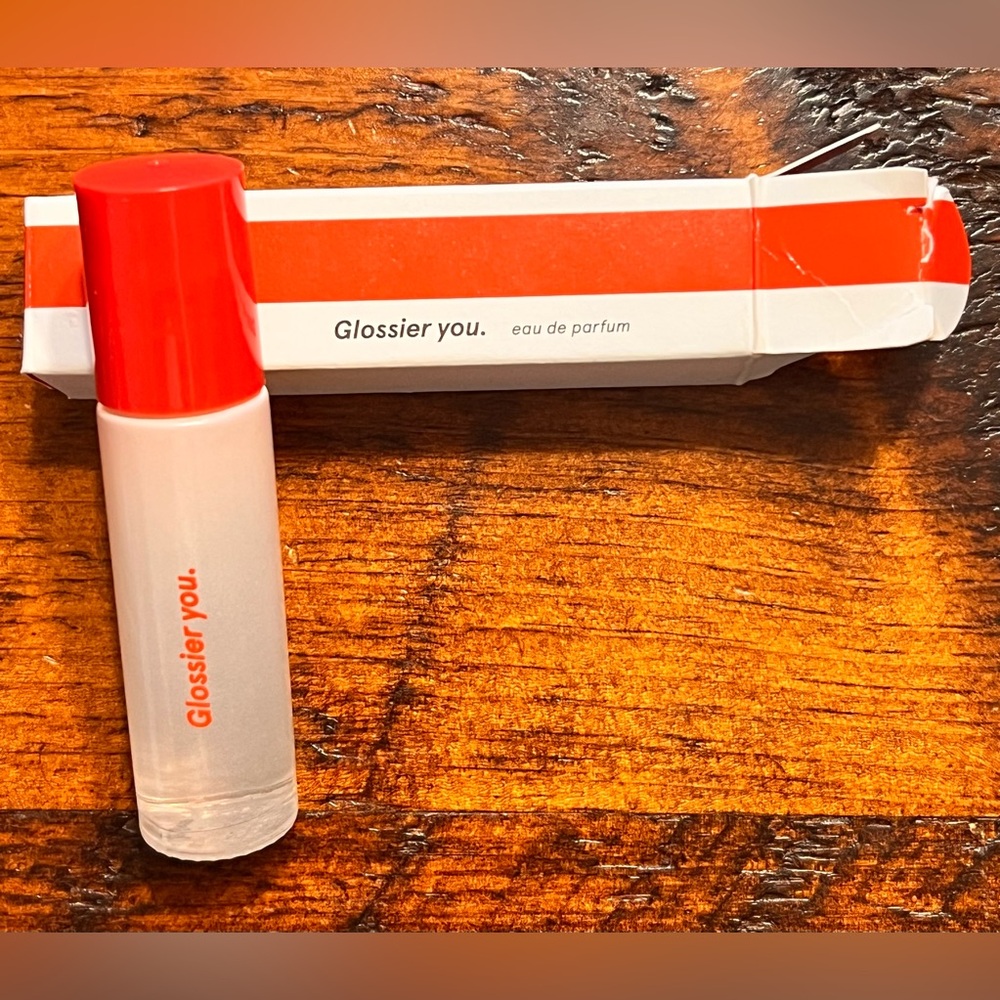 GLOSSIER You rollerball 8ml
